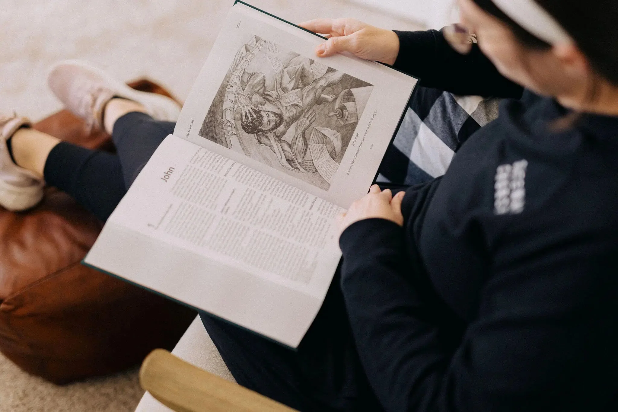 TLV Heritage Bible [Illustrated] - Image 33